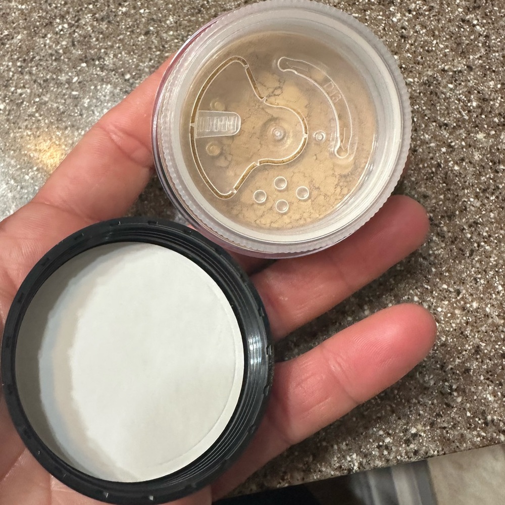 New!! BareMinerals Original Loose Powder - Picture 3 of 3